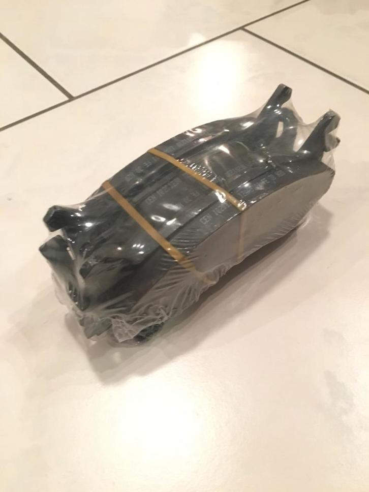 Te koop remblokken set Dodge w200 d200 ramcharger b100 rm300, Auto-onderdelen, Klein materiaal, Amerikaanse onderdelen, Oldtimer onderdelen