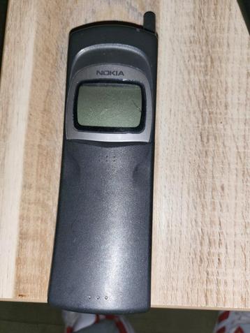 Nokia 8110i ( banane) authentiek model  beschikbaar voor biedingen