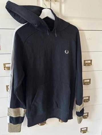 Hoodie Fred Perry, nooit gedragen, medium beschikbaar voor biedingen