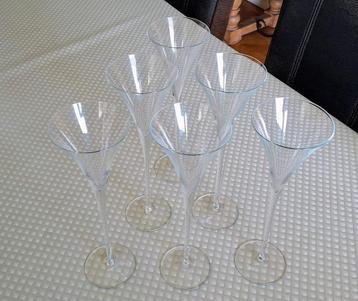 Champagnegluiten  beschikbaar voor biedingen