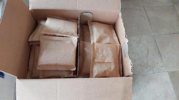 Icepacks met papieren omhulsel beschikbaar voor biedingen
