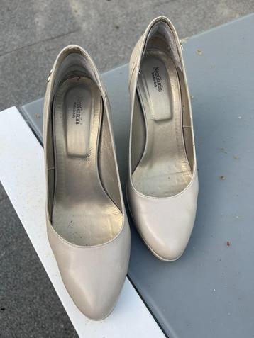 schoenen  beschikbaar voor biedingen