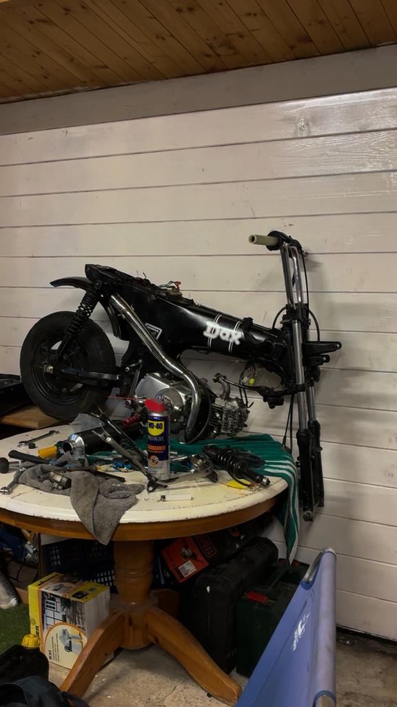 Dax a klasse, Fietsen en Brommers, Brommeronderdelen | Algemeen, Zo goed als nieuw, Ophalen