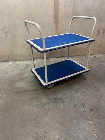 chariot double etage sur roue beschikbaar voor biedingen