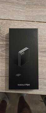 Samsung zflip6 nieuwe conditiewissel voor iPhone, Telecommunicatie, Mobiele telefoons | Samsung, Ophalen, Zo goed als nieuw