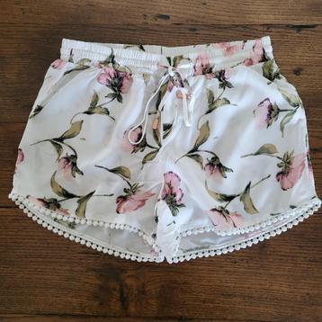 Short Haileys, 14 jaar beschikbaar voor biedingen