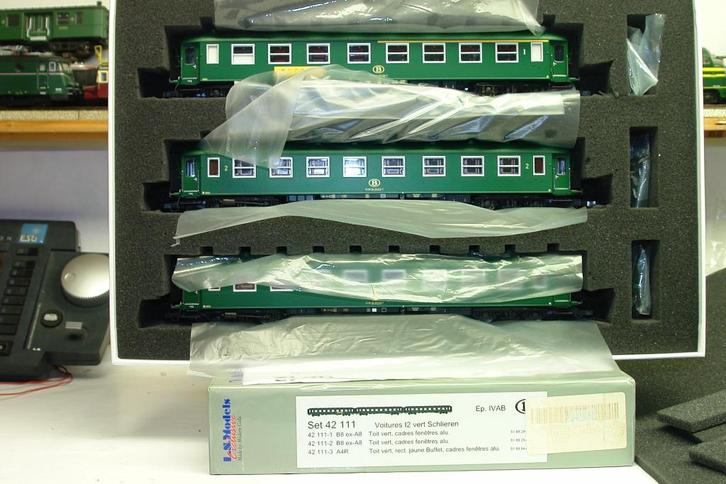 LS MODELS 42111 I2 SCHLIEREN SNCB NMBS BUFFET A4R + 2 X B8, Hobby en Vrije tijd, Modeltreinen | H0, Gebruikt, Wagon, Gelijkstroom of Wisselstroom