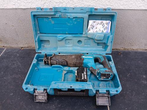 TE HUUR Makita reciprozaagmachine, Bricolage & Construction, Outillage | Outillage à main, Utilisé, Enlèvement ou Envoi