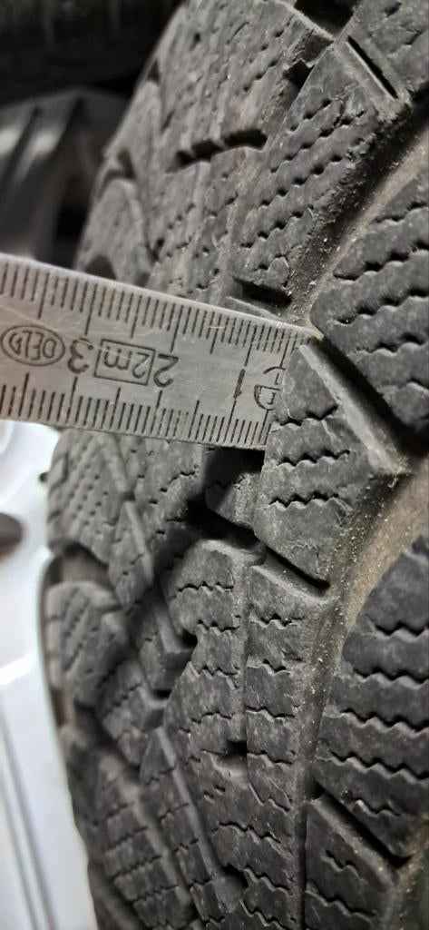4 Pneus neige sur jantes Alu.                205/60/R16" 92H, Enlèvement, Utilisé