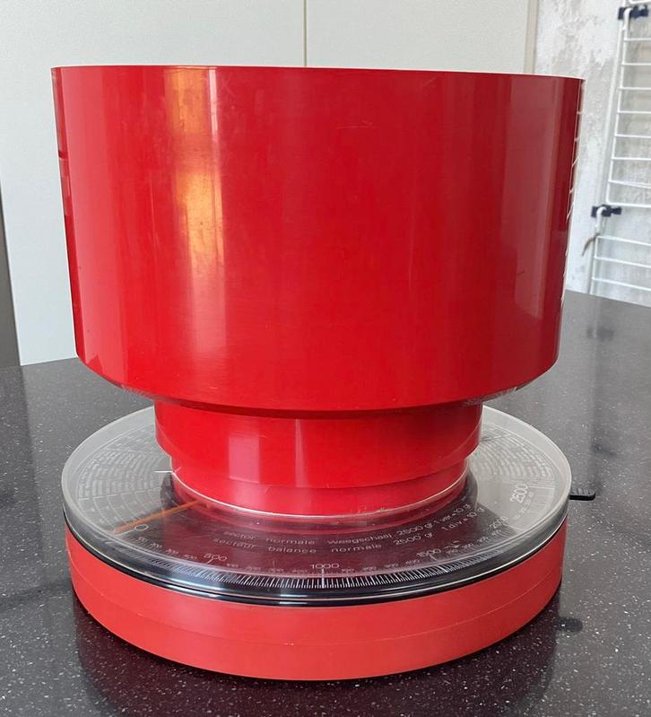 Vintage rode dieet- en keukenweegschaal, Huis en Inrichting, Keuken | Keukenbenodigdheden, Ophalen of Verzenden