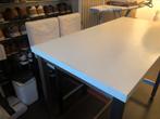 Moderne design keukenhoek tafel met 2 stoelen, Huis en Inrichting, Tafels | Eettafels, Zo goed als nieuw, Ophalen