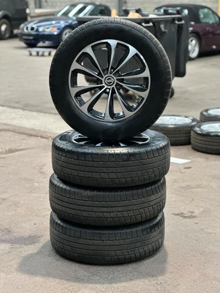 Nissan velgen 17 inch met winterbanden, Auto-onderdelen, Banden en Velgen, Velg(en), Winterbanden, 17 inch, 225 mm, Gebruikt, Ophalen