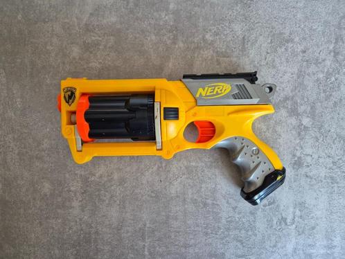 Nerf Maverick REV-6, Kinderen en Baby's, Speelgoed | Buiten | Actiespeelgoed, Zo goed als nieuw, Ophalen