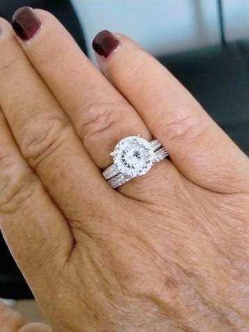 Ring 5 karaat moissaniet + 1 gratis moissanietband bij! beschikbaar voor biedingen