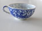 Een Chinese blauwwitte tasje met decor van antiquiteiten, Ka, Ophalen of Verzenden