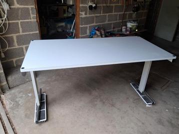 Bureau vintage nim  beschikbaar voor biedingen