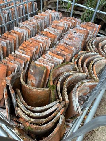 Partij boomse pannen, nokpannen en ventilatieschachten disponible aux enchères