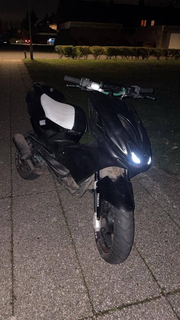 Yamaha aerox a klasse, Fietsen en Brommers, Scooters | Yamaha, Zo goed als nieuw, Aerox, Ophalen