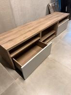 TV kastje, Enlèvement, Comme neuf