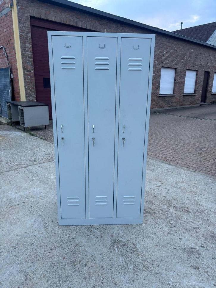 Metalen Lockerkast - 3 Lockers - Goede staat, Huis en Inrichting, Kasten | Lockerkasten, Zo goed als nieuw, Ophalen of Verzenden