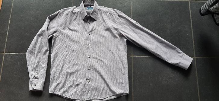 paars-wit hemd van het merk Formen, Kleding | Heren, Overhemden, Zo goed als nieuw, Halswijdte 39/40 (M), Wit, Ophalen of Verzenden