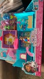 Gabby girl dress-up closet, Enlèvement, Maison de poupées