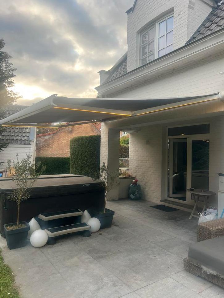 Zonneluifel Verano met Somfy motor, Tuin en Terras, Zonneschermen, Zo goed als nieuw, Knikarmscherm, 300 cm of meer, 250 cm tot 450 cm