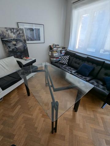 Design glazen woonkamertafel uit de jaren 90 beschikbaar voor biedingen