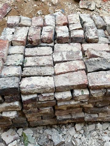 Brique, ancienne beschikbaar voor biedingen