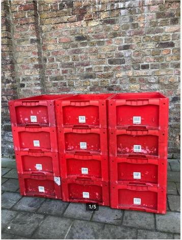 partij magazijnbakken beschikbaar voor biedingen