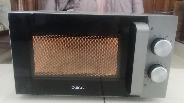 Quigg Microgolfoven, wegens overlijden, Elektronische apparatuur, Microgolfovens, Gebruikt, Tussenbouw, Microgolfoven, 45 tot 60 cm