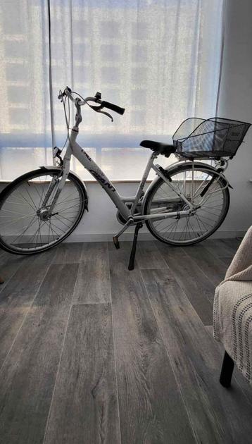 Giant Chill 28 (50cm) dames. Zilver, wit en rose. beschikbaar voor biedingen