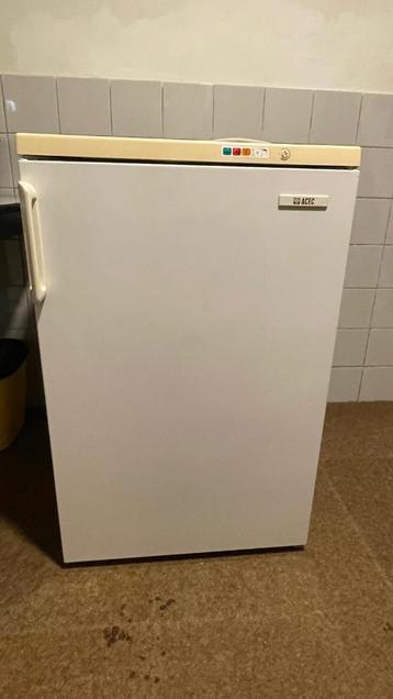 Diepvries van Acec , tafelmodel , vriezer freezer . beschikbaar voor biedingen