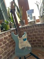 Fender Stratocaster 2005 (finition vintage Pelham Blue), Musique & Instruments, Comme neuf, Enlèvement ou Envoi, Fender
