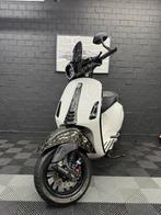 VESPA SPRINT B KLASSE 80cc + AKRAPOVIC, Fietsen en Brommers, Ophalen, Zo goed als nieuw