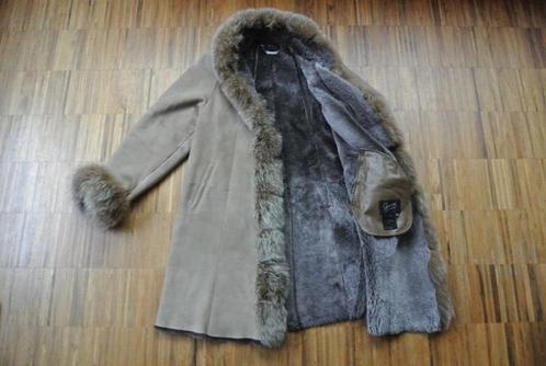 Prachtige suede mantel met bont, Giovanni Italy, Kleding | Dames, Jassen | Winter, Zo goed als nieuw, Maat 38/40 (M), Beige, Ophalen of Verzenden