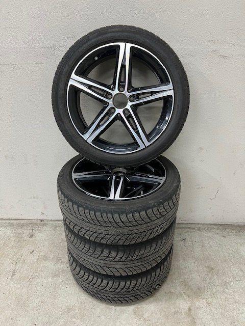 Winterset Mercedes B-Klasse Bridgestone Blizzak 225/45 R18, Auto-onderdelen, Banden en Velgen, Banden en Velgen, Winterbanden