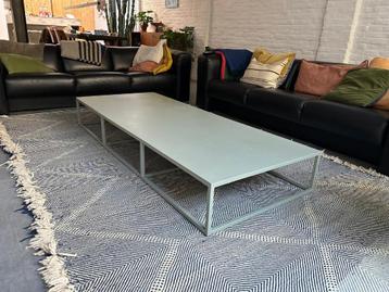 salontafel beschikbaar voor biedingen