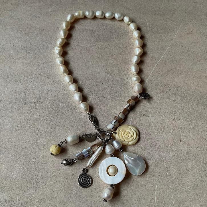 Ketting, Handtassen en Accessoires, Kettingen, Zo goed als nieuw, Overige materialen, Wit, Met hanger, Verzenden