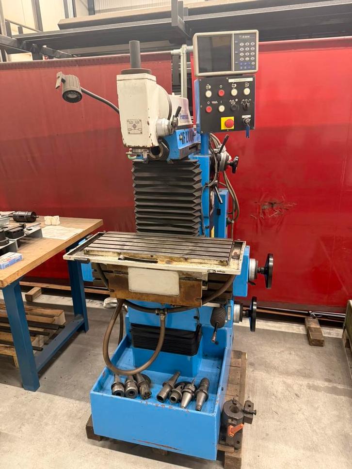 Format WF200U Freesmachine met tools, Doe-het-zelf en Bouw, Gereedschap | Freesmachines, Ophalen