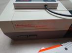 Nintendo - Nes - 8bit 1985 - PAL - Including Zapper - Cables, Games en Spelcomputers, Ophalen, Zo goed als nieuw, Met 2 controllers