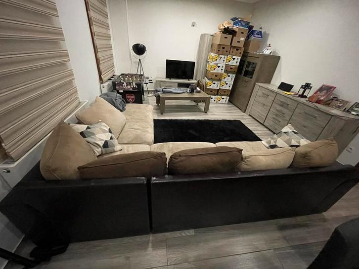 L-vormige zetel (Lederen / din stoffen interieur)  + kussens, Huis en Inrichting, Zetels | Complete zithoeken, Zo goed als nieuw