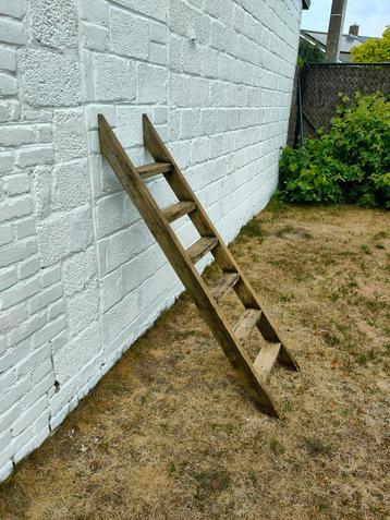 Houten ladder voor speeltoren beschikbaar voor biedingen