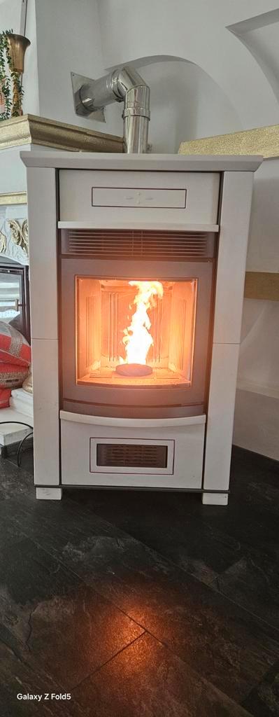 Pelletkachel Piazzetta Ginevra 15kw kan geleverd worden, Huis en Inrichting, Kachels, Pelletkachel, Ophalen