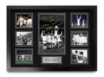 Leeds United Signed Large A2 Framed FA Cup Winners 1972 gift, Verzamelen, Ophalen of Verzenden, Nieuw, Poster, Plaatje of Sticker