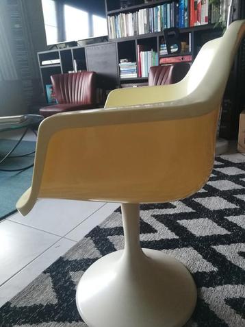vintage tulpstoel (look-a-like Saarinen) draaibaar 