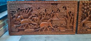 Houtsnijwerk olifantentafereel beschikbaar voor biedingen