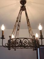 Luste smeedijzeren lamp, Ophalen