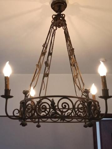 Lampe Luste en fer forger, Enlèvement