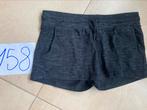 Donker Grijze Meisjes Short maat 158, Kinderen en Baby's, Kinderkleding | Maat 158, Ophalen, Gebruikt, Meisje, Broek